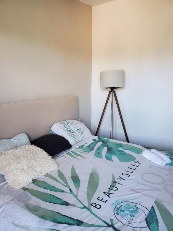 Sleep And Drive Cosy Apartment